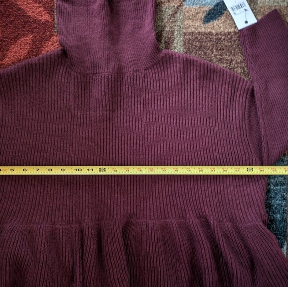 New Ophelia Roe Cowl Peplum Oversized Sweater Size S fits like L, Plum Color - Picture 4 of 5